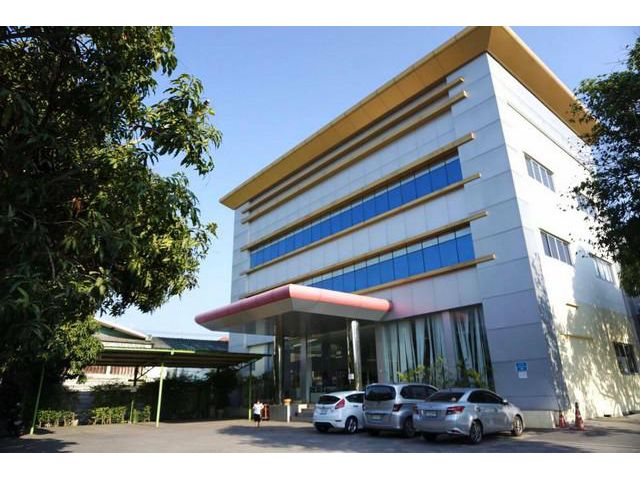 ให้เช่าโกดังพร้อมสำนักงาน ถนนลาดกระบัง