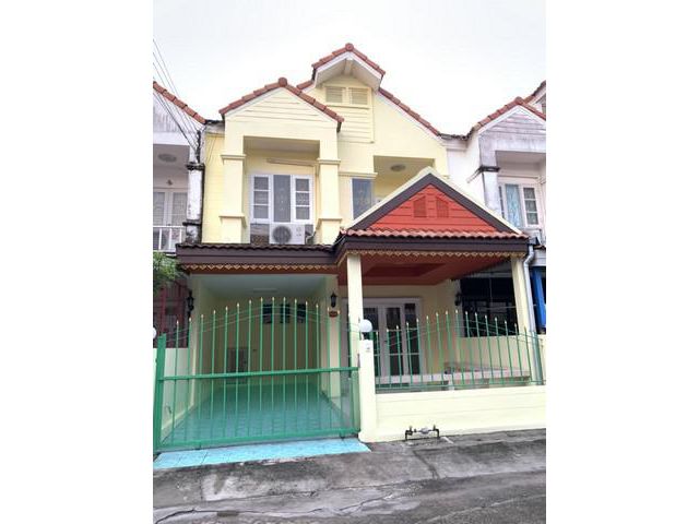 บ้านทาวน์เฮ้าส์หมู่บ้านพิมพาภรณ์ 4