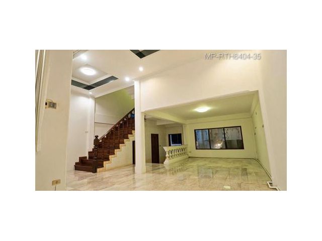 บ้าน สุขุมวิท เอกมัย ให้เช่า 5ห้องนอน 2ที่จอดรถ