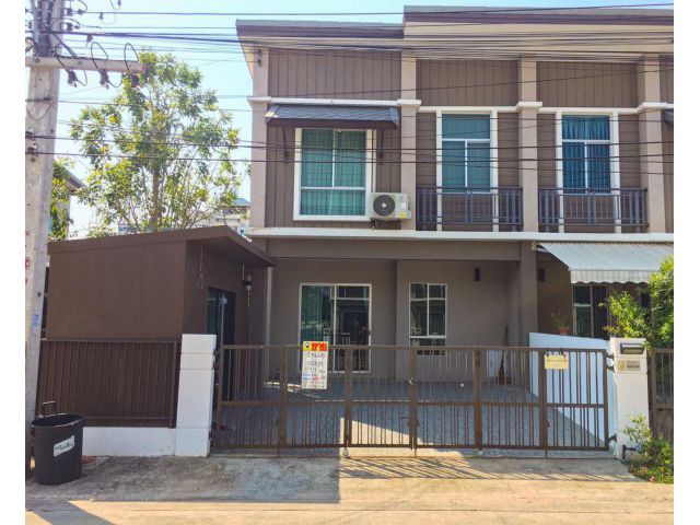 ลดราคาด่วน !! ขายทาวน์โฮม 2 ชั้น หมู่บ้านพฤกษาวิลล์106 ( รหัสทรัพย์ 202118 )  ถ.รังสิต-นครนายก ต.ประชาธิปัตย์ อ.ธัญบุรี