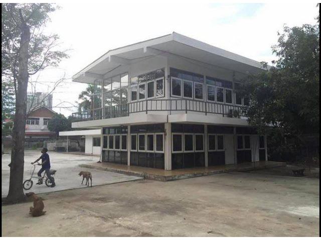 ให้เช่าบ้านเดี่ยว เนื้อที่ 350 ตรว ซอยติวานนท์ 16