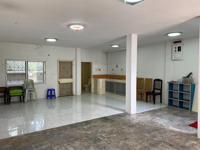 ให้เช่าโฮมออฟฟิศ 3 ชั้น หมู่บ้านแมนชั่น ซอยลาดพร้าว 84 ถนนเลียบด่วน