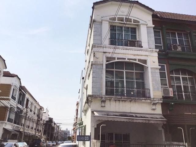 3ชั้น 3นอน 265 ตรม.4แอร์ 2คัน เมืองโชคชัยสี่
