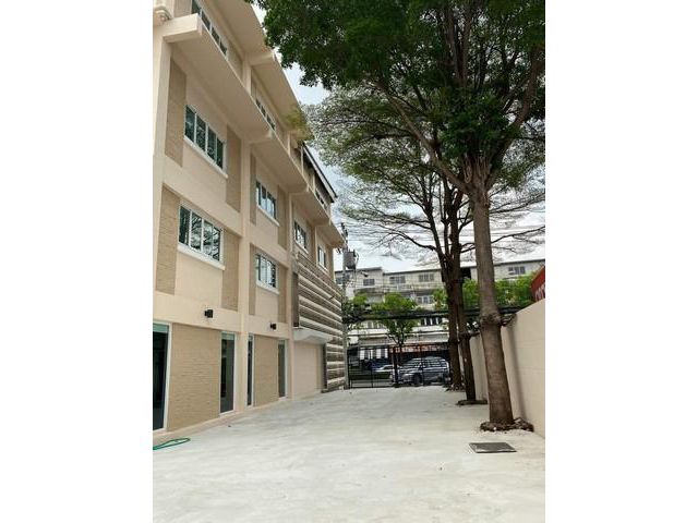 For Rent สำนักงาน 3ชั้น พร้อมโกดังเก็บสินค้า