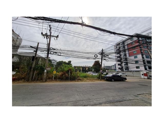 ขายที่ดินถมแล้ว 206 ตร.ว. ใกล้รถไฟฟ้าสายหยุด ใกล้จากถนนใหญ่ 200 ม.