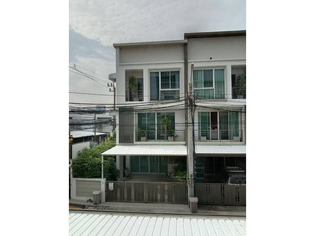 ให้เช่าทาว์นโฮม 3 ชั้นลาดพร้าว21