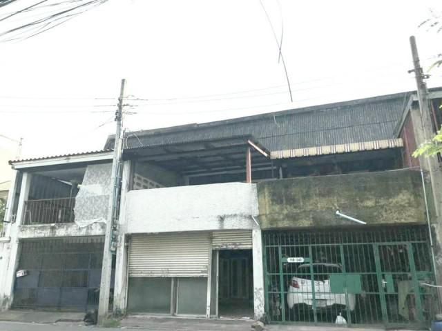 รหัส B0705 ให้เช่าทาวน์เฮาส์ 2 ห้องนอน 2 ห้องน้ำ ลาดพร้าว อนุญาตให้เลี้ยงหมาและแมวได้  ให้เช่าทาวน์เ