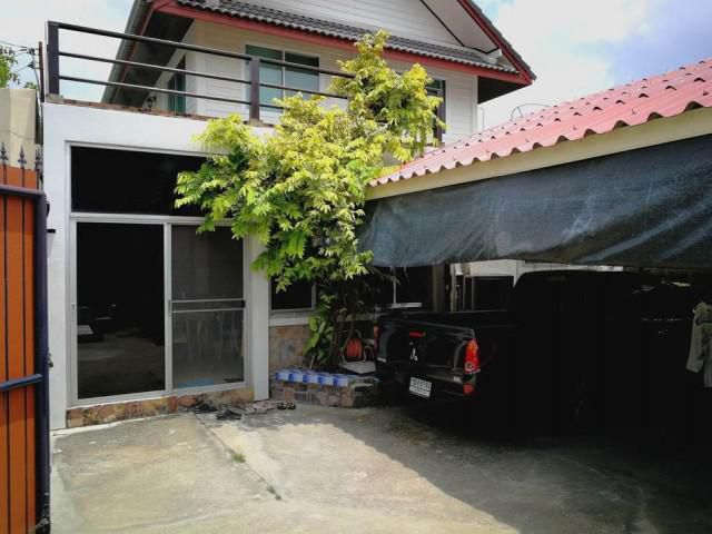 รหัส B0700 บ้านเดี่ยว2ชั้น ซอยวัดกู้ ปากเกร็ด นนทบุรี  80 ตรว เลี้ยงสัตว์ได้ ทำกิจการได้ 3ห้องนอน แอ