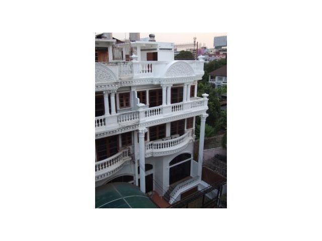 ให้เช่าทาวน์โฮมส์ 4ชั้น ย่านอารีย์ ซอยอารีย์สัมพันธ์ 1 เหมาะอาศัยและทำOfficeพร้อมเฟอร์