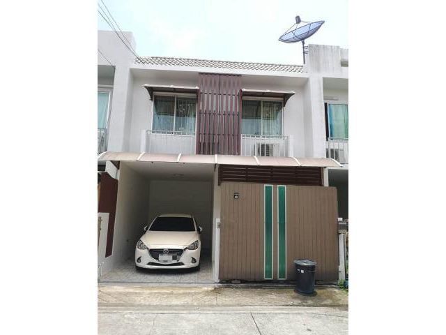 รหัส B0748 ทาวน์โฮม หมู่บ้านอารียา เกษตรนวมินทร์-ลาดปลาเค้า  เดินทางสะดวก เข้าออกถนนได้ถึง 5 สาย เงี