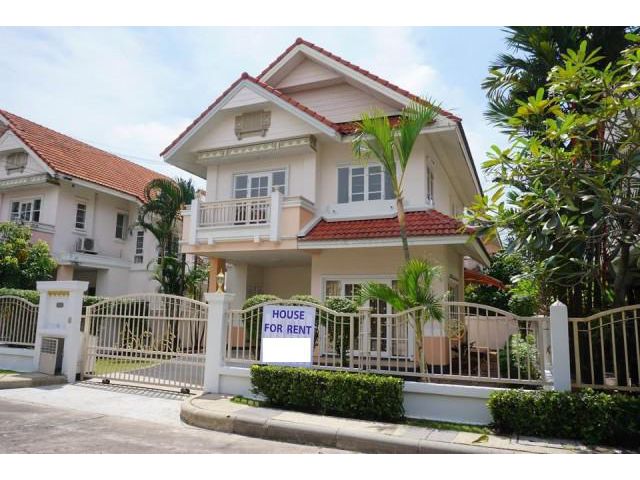 รหัส B0747 หมู่บ้าน Parkway Chalet รามคำแหง 190  บ้านเดี่ยวให้เช่า พร้อมเข้าอยู่ เขตมีนบุรี กรุงเทพฯ