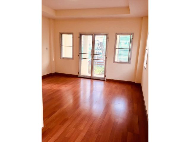 House for sale in an excellent location near Suan Luang Rama 9 Public Park and Ramkhamhaeng University 2 Bang Na