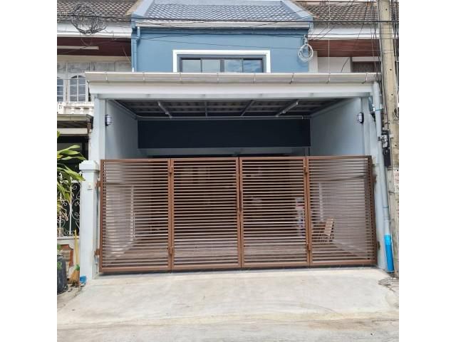 รหัส B0752 ให้เช่าทาวน์เฮ้าส์ 2 ชั้น หมู่บ้านไพโรจน์ ซอยบางนา-ตราด 31 ใกล้รถไฟฟ้าสถานีวัดศรีเอี่ยม