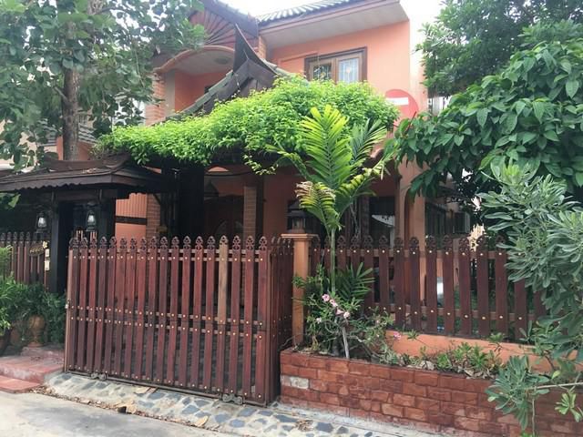 ทาวน์เฮ้าส์ 2 ชั้น 34 ตรว. ม.บางกอกเฮ้าส์