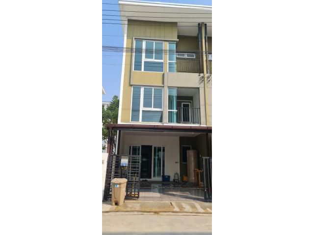 ให้เช่าทาวน์โฮม 3 ชั้น เบล็ส ทาวน์ ศรีนครินทร์-หนามแดง ใกล้รถไฟฟ้าสายสีเหลือง MEGA บางนา