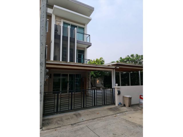 ขายทาวน์โฮมหลังมุม โครงการ Town Avenue ซิกซ์ตี้ วิภาวดี 60