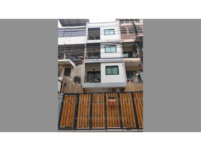 ทาวน์เฮ้าส์ 4 ชั้น 6 ห้องนอน ให้เช่า สุขุมวิท 4