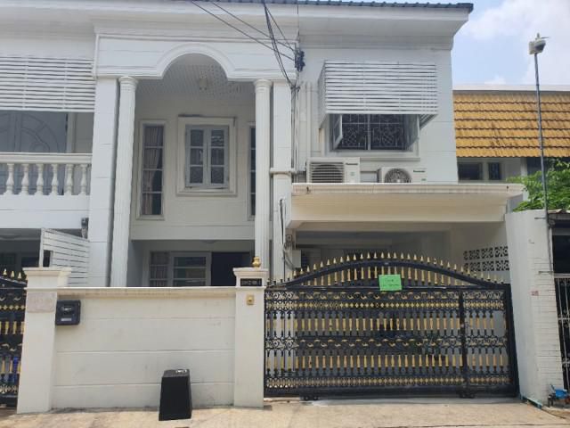 รหัส B0833 ให้เช่าทาวน์เฮาส์หมู่บ้านทับแก้ว ซอยปุณณวิถี 36   พื้นที่ :  28 ตร.ว.   4 ห้องนอน   2 ห้อ