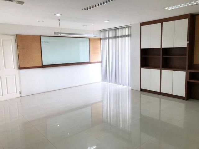 ให้เช่าสำนักงาน6ชั้น 1,200 ตรม.ที่จอดรถ 30 คัน พร้อมลิฟท์ ใกล้MRTสุทธิสาร