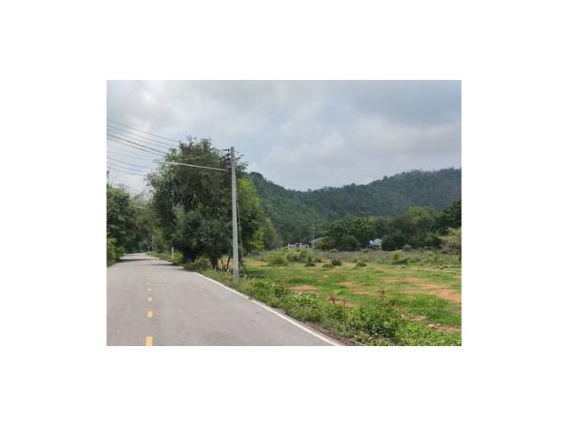 ขายที่ดินติดถนนลาดยางในตัวเมืองกาญจนบุรี