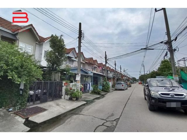 ทาวน์เฮาส์ 2 ชั้น ม. อินทราวิว เนื้อที่ 19 ตรว. ถนนนิมิตรใหม่ เขตคลองสามวา