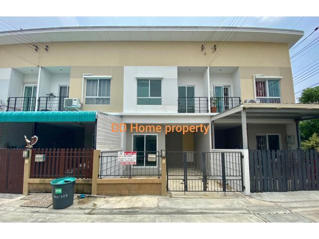 DD00404 ขายทาวน์เฮ้าส์ หมู่บ้านดิเอสเซนส์