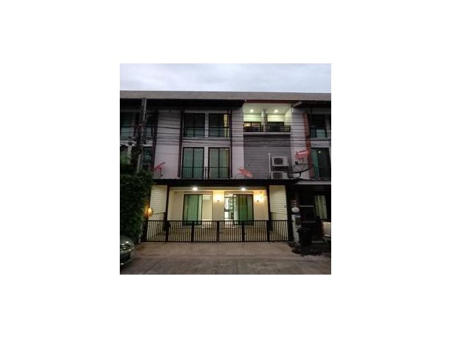 ทาวน์โฮม 3 ชั้น Areeya Mova เกษตรฯ-นวมินทร์