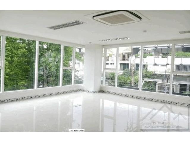 ให้เช่า โฮมออฟฟิศพื้นที่ 2,000 ตร.ม. พร้อมลิฟท์ ย่านลาดพร้าว บางกะปิ ใกล้เลียบด่วน ใกล้ BTS ลาดพร้าว 101  ซอยลาดพร้าว 10