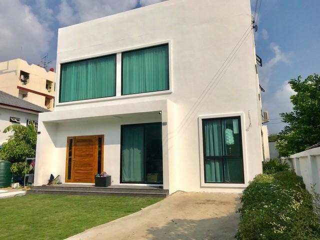 PPM14 ให้เช่าบ้านเดี่ยว 2 ชั้น พร้อมสระว่ายน้ำส่วนตัว Pool villa และสวนหน้าบ้าน ทำเลดี อยู่สุขุมวิท 103 BTS อุดมสุข ซอยอ