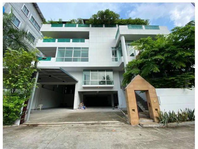 ให้เช่าอาคารโฮมออฟฟิศ 5 ชั้น  พร้อมโกดังซอยพรานนก5