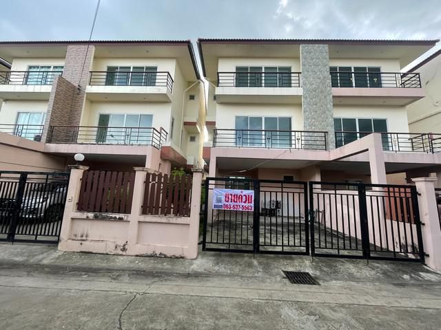 ม.สินมัณต์ฑิตา ทาวน์โฮม 3 ชั้น เนื้อที่ 33.8 ตรว.