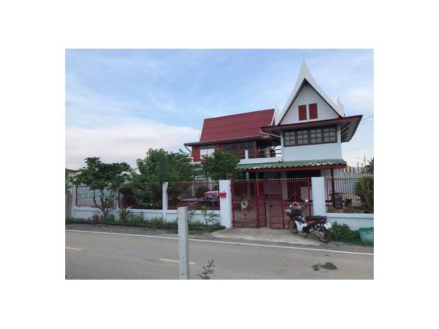 ให้เช่าบ้านทรงไทย2ชั้นพร้อมที่ดิน คลองสอง ปทุมธานี