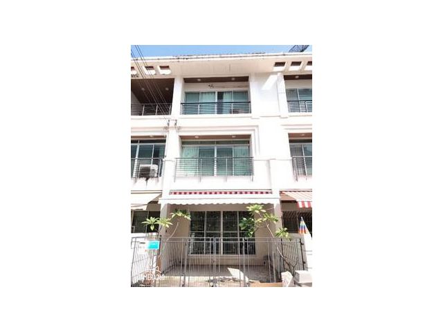 ให้เช่าทาวเฮ้าส์ 3 ชั้น บ้านกลางเมือง สาทร ตากสิน1