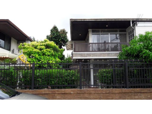 ขายบ้านเดี่ยว2ชั้นสุขุมวิท71 ซอยปรีดีพนมยงค์ 42 หมู่บ้านคลองตันนิเวศน์ (ขายพร้อมผู้เช่า) เขตวัฒนา ราคา 15ล้าน ใกล้BTSพระ
