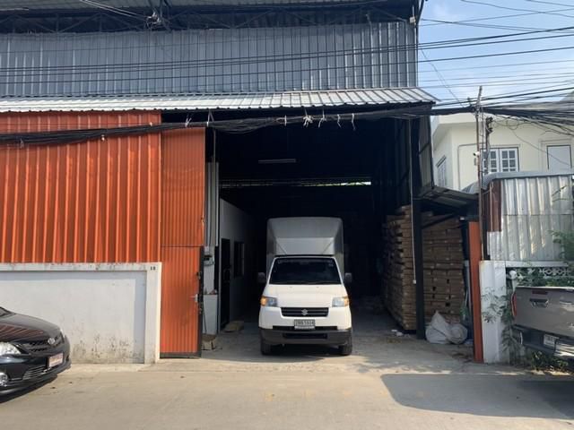 ให้เช่าโกดัง พร้อมออฟฟิศ ซอยโพธิ์แก้ว ลาดพร้าว101 ขนาด 200 ตรม. ใกล้ รร.เลิศหล้า การเดินทางสะดวก