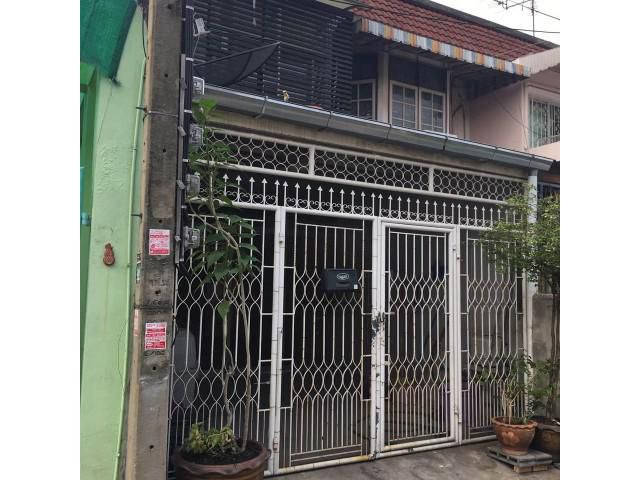 ให้เช่าทาวน์เฮาส์ 2 ชั้น หมู่บ้านอยู่เจริญ ซ.จิ้ปดำริห์  ถ.สุทธิสาร ดินแดง (หลัง สน.สุทธิสาร)