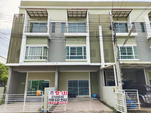 ขายทาวน์โฮม 3 ชั้น 22 ตร.ว. หมู่บ้านนลินอเวนิว ถนนรามคำแหง144 เขตสะพานสูง ใกล้ร.ร.เตรียมอุดมศึกษาน้อมเกล้า 05358