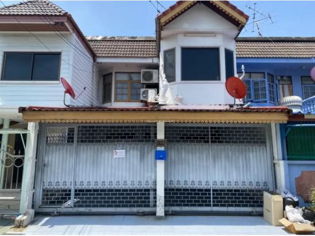 ให้เช่าบ้านทาวน์โฮม ติดรถไฟฟ้า ใกล้ ม. เกษตร บ้านพร้อมเฟอร์นิเจอร์ Build-in และเครื่องใช้ไฟฟ้า