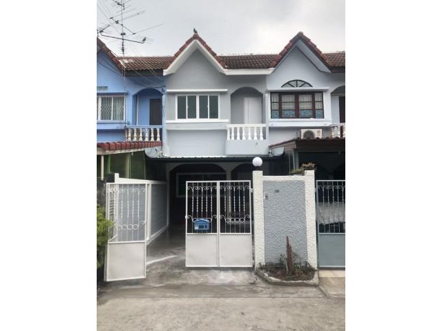 ให้เช่าทาวน์เฮ้าส์ 2 ชั้น หมู่บ้านนารีนคร-รัตนาธิเบศร์ ใกล้รถไฟฟ้าบางกระสอ 220 เมตร เฟอร์นิเจอร์ครบ
