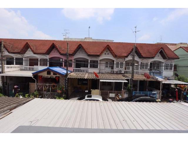 ให้เช่าทาวน์เฮาส์ 2 ชั้น หมู่บ้านสามพี่น้องวิลล่า ซ.อ่อนนุช 44 สวนหลวง ถนนสุขุมวิท 77