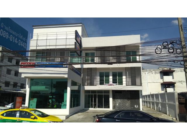 PL165H165 ขายอาคารพาณิชย์ 3 ชั้น ติดถนนใหญ่ ซ.พระยาสุเรนทร์ รามอินทรา 109 ทำเลดี มีที่จอดรถ ใกล้รถไฟฟ้าสายสีชมพูต่อเพิ่ม