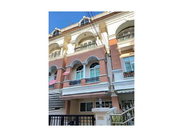 ทาวน์เฮ้าส์ 3 ชั้น Casa City รามคำแหง ถ.รามคำแหง
