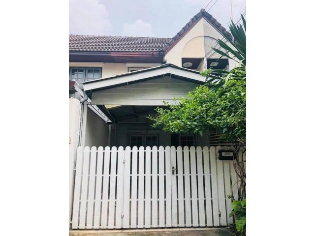รหัสทรัพย์ V5053 ให้เช่าทาวน์เฮาส์ 2 ชั้น หมู่บ้านบดินทรรักษา ซอยลาดพร้าว 94