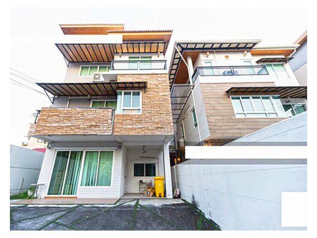 ขายทาวน์โฮม ซ.ลาดพร้าว110 (AOL-F81-2105003938)