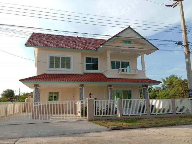 House for sale, corner plot, near Pa Mueang Market, Pa Phai, San Sai, Chiang Mai