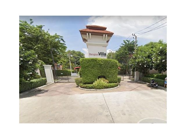 ให้เช่าบ้านเดี่ยว2ชั้นติดเลียบทางด่วนเอกมัย-รามอินทรา หมู่บ้านBangkok Villa  พร้อมอยู่