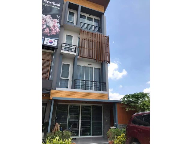 PML03 ขายอาคารพาณิชย์ 4 ชั้น โครงการ RK พาร์ค วัชรพล-สายไหม ริมถนนสายไหม หลังมุม มีลานจอดรถ เดินทางสะดวก