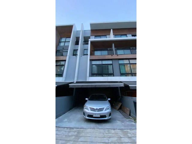 รหัสทรัพย์ B1118 ทาวน์โฮม 3.5 ชั้น โครงการ อาร์เด้น ลาดพร้าว 71