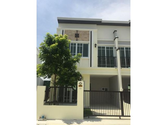รหัสทรัพย์ B1151 ทาวน์โฮม หมู่บ้าน  Ever City หนามแดง-ศรีนครินทร์