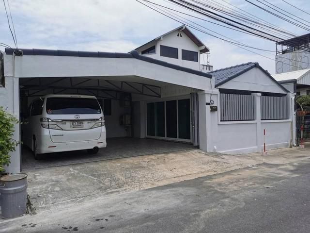 PDD02 ให้เช่าบ้านเดี่ยว รีโนเวทใหม่ ย่านนวลจันทร์ หมู่บ้านมณียา ใกล้เลี่ยบด่วน ใกล้ตลาดนัดเลียบด่วน